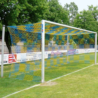 Sport-Thieme Großfeld-Fußballtor in Bodenhülsen stehend, mit freier Netzaufhängung, Alu, Mattsilber eloxiert , Netzhalter