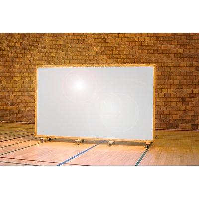 Heinen Spiegelwand, Mit Splitterschutzfolie