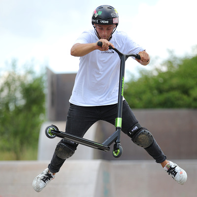 Thumbnail - Schildkröt Scooter-Roller "Kickless"