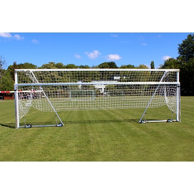 Thumbnail - Sport-Thieme Großfeld-Fußballtor mit klappbarem Netzbügel und Bodenrahmen, Mattsilber eloxiert, Netzhalter