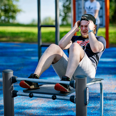 Thumbnail - Kompan Outdoor-Fitnessgerät "Sit-Up Bank"