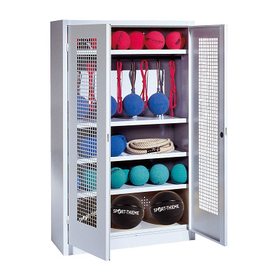 C+P Sportgeräteschrank mit Lochblech-Flügeltüren (Typ 2), HxBxT 195x120x50 cm, Ergo-Lock Muldengriff, Einzelschließung