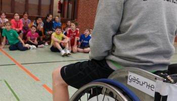 Behindertensportler referieren zum Thema Inklusion