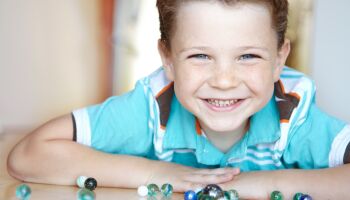 Murmelspiele und Kugelbahnen für den Kindergarten