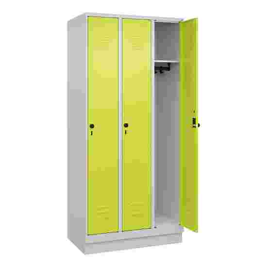 C+P Garderobenschrank &quot;Classic Plus&quot;, Abteilbreite 30 cm, mit Sockel 195x90x50 cm/ 3 Fächer, Clowngrün (RAL 110 80 60)