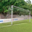 Sport-Thieme Großfeld-Fußballtor in Bodenhülsen stehend, eckverschweißt Netzhalter