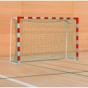 Sport-Thieme Handballtor mit fest stehenden Netzbügeln IHF, Tortiefe 1 m, Rot-Silber