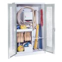 C+P Sportgeräteschrank mit Lochblech-Flügeltüren (Typ 1), HxBxT 195x120x50 cm Lichtgrau (RAL 7035), Lichtgrau (RAL 7035), Ergo-Lock Muldengriff, Einzelschließung