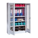 C+P Sportgeräteschrank mit Lochblech-Flügeltüren (Typ 2), HxBxT 195x120x50 cm Lichtgrau (RAL 7035), Lichtgrau (RAL 7035), Einzelschließung, Ergo-Lock Muldengriff