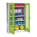 C+P Sportgeräteschrank mit Lochblech-Flügeltüren (Typ 2), HxBxT 195x120x50 cm Clowngrün (RAL 110 80 60), Lichtgrau (RAL 7035), Einzelschließung, Ergo-Lock Muldengriff