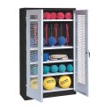 C+P Sportgeräteschrank mit Lochblech-Flügeltüren (Typ 2), HxBxT 195x120x50 cm Lichtgrau (RAL 7035), Anthrazit (RAL 7021), Einzelschließung, Ergo-Lock Muldengriff