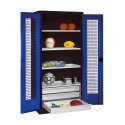 C+P Sportgeräteschrank mit Schubladen und Lochblech-Flügeltüren (Typ 4),  HxBxT 195x120x50 cm Enzianblau (RAL 5010), Anthrazit (RAL 7021), Einzelschließung, Ergo-Lock Muldengriff