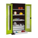 C+P Sportgeräteschrank mit Schubladen und Lochblech-Flügeltüren (Typ 4),  HxBxT 195x120x50 cm Clowngrün (RAL 110 80 60), Anthrazit (RAL 7021), Einzelschließung, Ergo-Lock Muldengriff