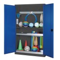 C+P Modul-Sportgeräteschrank "Komplettausstattung" mit Vollblech-Flügeltüren, HxBxT 195x120x50 cm Enzianblau (RAL 5010), Anthrazit (RAL 7021), Einzelschließung, Ergo-Lock Muldengriff