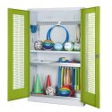 C+P Modul-Sportgeräteschrank "Komplettausstattung" mit Lochblech-Flügeltüren, HxBxT 195x120x50 cm Clowngrün (RAL 110 80 60), Lichtgrau (RAL 7035), Einzelschließung, Ergo-Lock Muldengriff