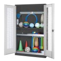 C+P Modul-Sportgeräteschrank "Komplettausstattung" mit Lochblech-Flügeltüren, HxBxT 195x120x50 cm Lichtgrau (RAL 7035), Anthrazit (RAL 7021), Einzelschließung, Ergo-Lock Muldengriff