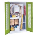 C+P Sportgeräteschrank mit Lochblech-Flügeltüren (Typ 1), HxBxT 195x120x50 cm Clowngrün (RAL 110 80 60), Lichtgrau (RAL 7035), Ergo-Lock Muldengriff, Gleichschließung