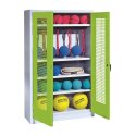 C+P Sportgeräteschrank mit Lochblech-Flügeltüren (Typ 2), HxBxT 195x120x50 cm Clowngrün (RAL 110 80 60), Lichtgrau (RAL 7035), Gleichschließung, Ergo-Lock Muldengriff