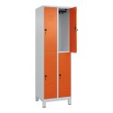 C+P Doppel-Garderobenschrank "Classic Plus", Abteilbreite 30 cm, mit Füßen 195x60x50 cm/ 4 Fächer, Reinorange (RAL 2004)