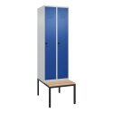 C+P Garderobenschrank "Classic Plus", Abteilbreite 30 cm, mit Sitzbank 212x60x50 cm/ 2 Fächer, Enzianblau (RAL 5010)