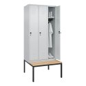 C+P Garderobenschrank "Classic Plus", Abteilbreite 30 cm, mit Sitzbank 212x90x50 cm/ 3 Fächer, Lichtgrau (RAL 7035)