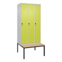 C+P Garderobenschrank "Classic Plus", Abteilbreite 30 cm, mit Sitzbank 212x90x50 cm/ 3 Fächer, Clowngrün (RAL 110 80 60)