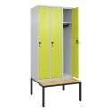 C+P Garderobenschrank "Classic Plus", Abteilbreite 30 cm, mit Sitzbank 212x90x50 cm/ 3 Fächer, Clowngrün (RAL 110 80 60)