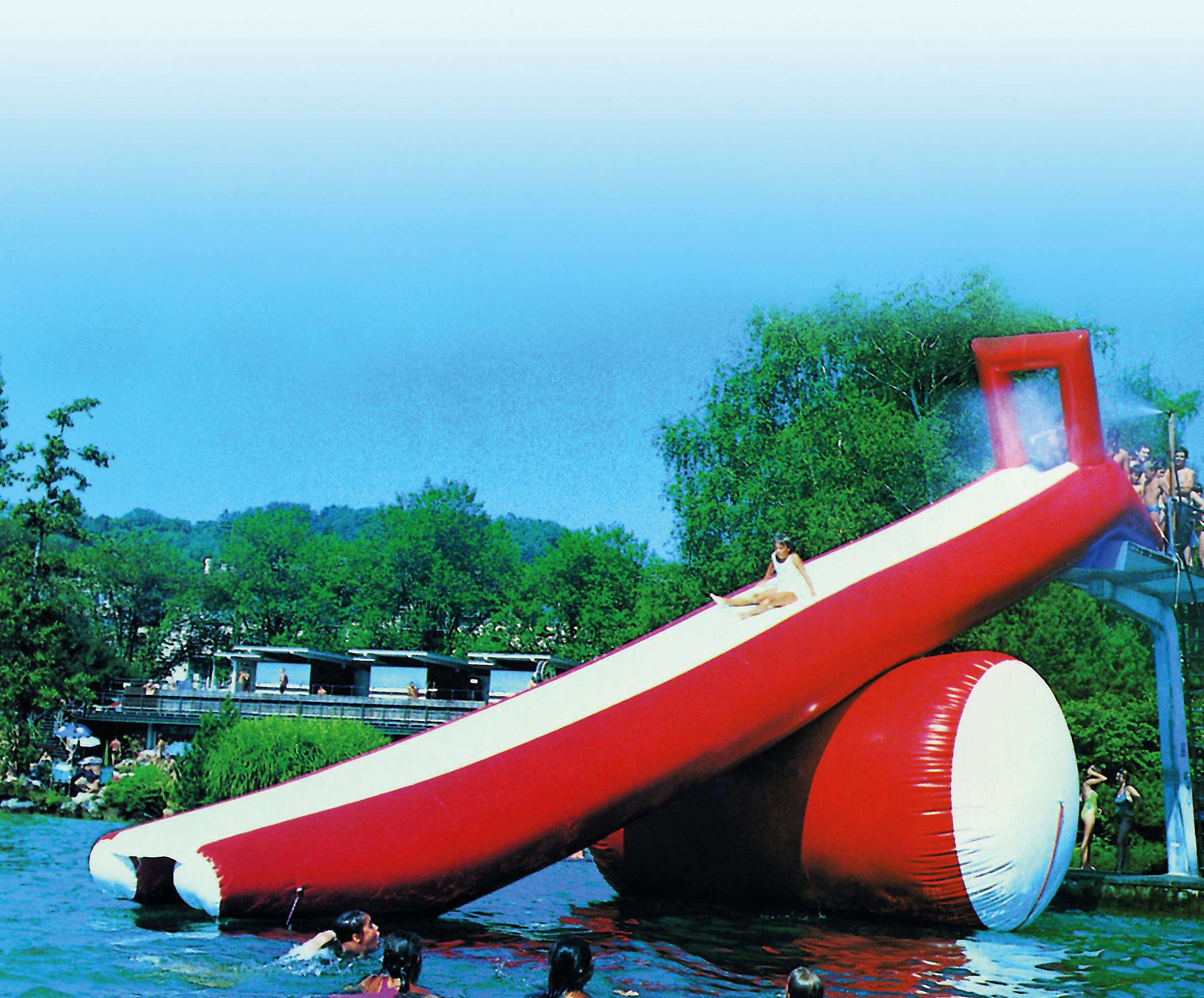 Airkraft Wasserobjekt „Rutsche am Turm“, 3m-Sprungturm