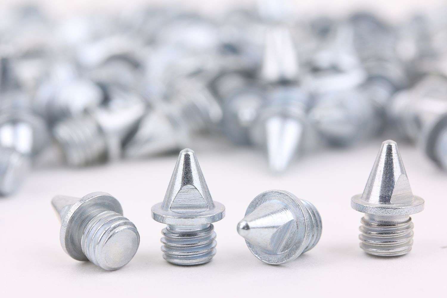 Sport-Thieme Dornen für Spikes, Pyramidenform, 6 mm