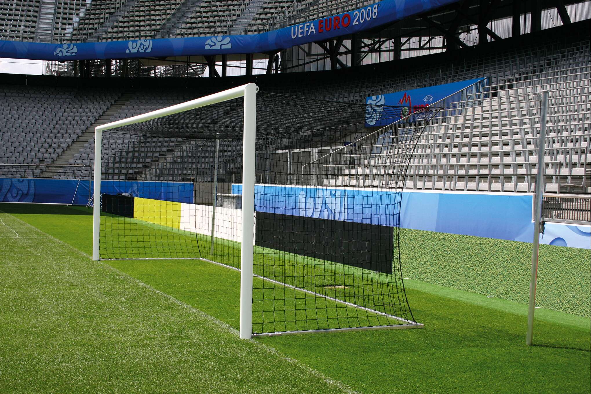 Sport-Thieme Großfeld-Fußballtor mit SimplyFix, vollverschweißt, Weiß
