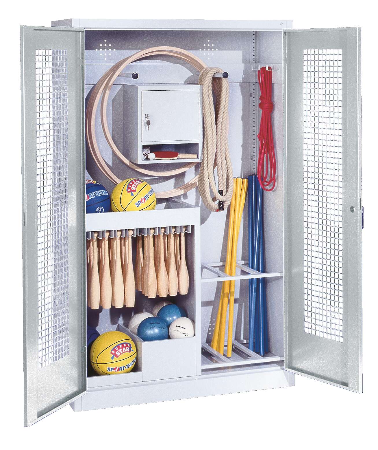 C+P Sportgeräteschrank mit Lochblech-Flügeltüren (Typ 1), HxBxT 195x120x50 cm, Ergo-Lock Muldengriff, Einzelschließung