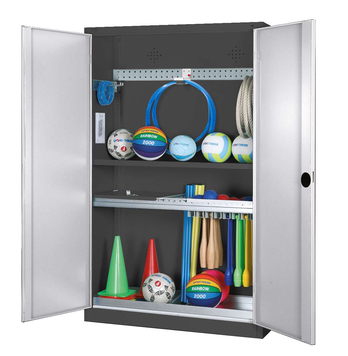 C+P Modul-Sportgeräteschrank „Komplettausstattung“ mit Vollblech-Flügeltüren, HxBxT 195x120x50 cm, Lichtgrau (RAL 7035), Ergo-Lock Muldengriff, Anthrazit (RAL 7021), Gleichschließung