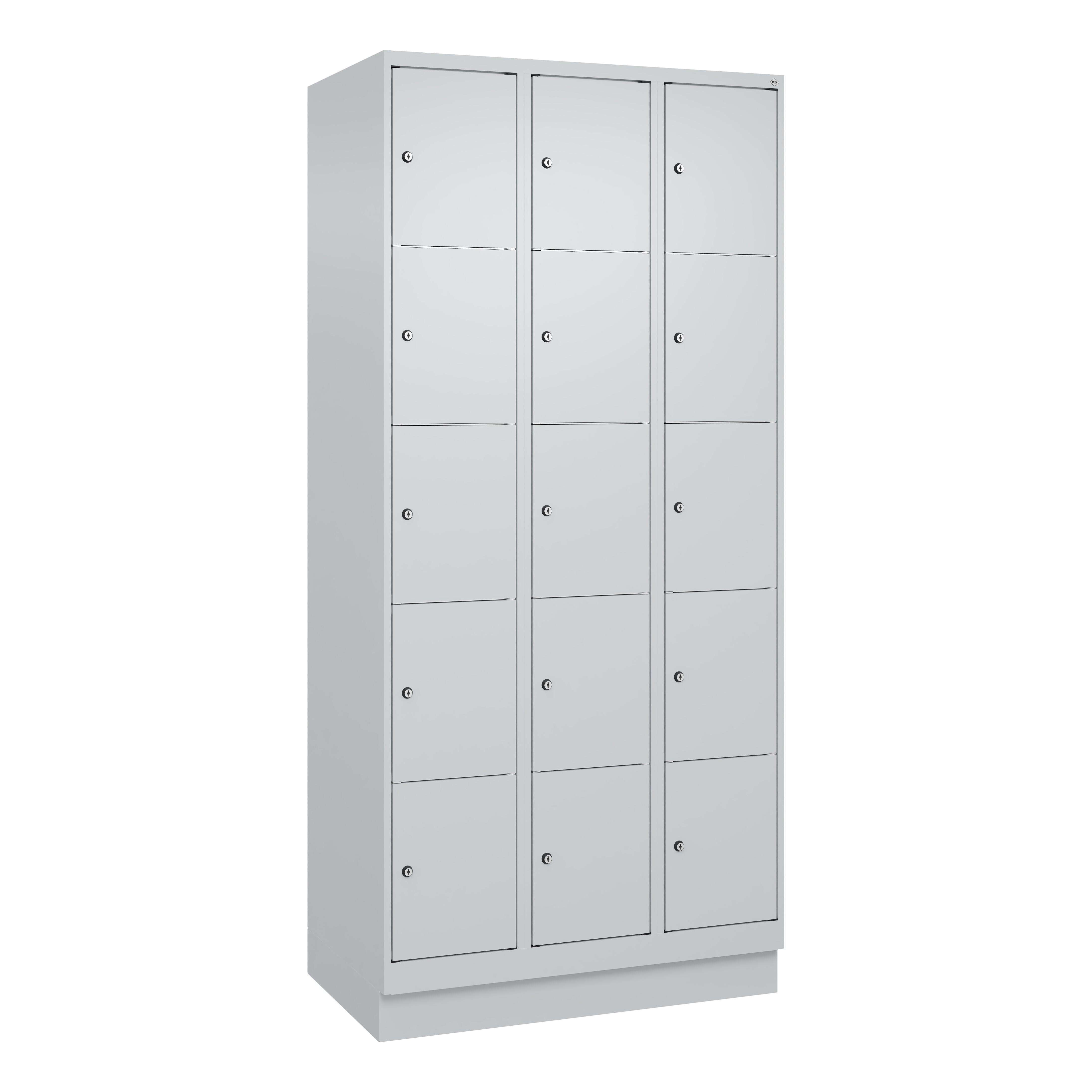 C+P Fächerschrank „Classic Plus“, 5 Fächer übereinander, Abteilbreite 30 cm, mit Sockel, Lichtgrau (RAL 7035), 195x90x50 cm/ 15 Fächer