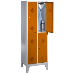 C+P Doppel-Garderobenschrank "S 2000 Classic", Abteilbreite 40 cm mit 15 cm hohen Füßen Lichtgrau (RAL 7035), 185x81x50 cm/ 4 Fächer